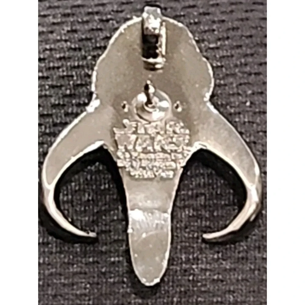 Disney Star Wars The Mandalorian Mythosaur Skull Pewter Lapel Pin 28942 Silver‎